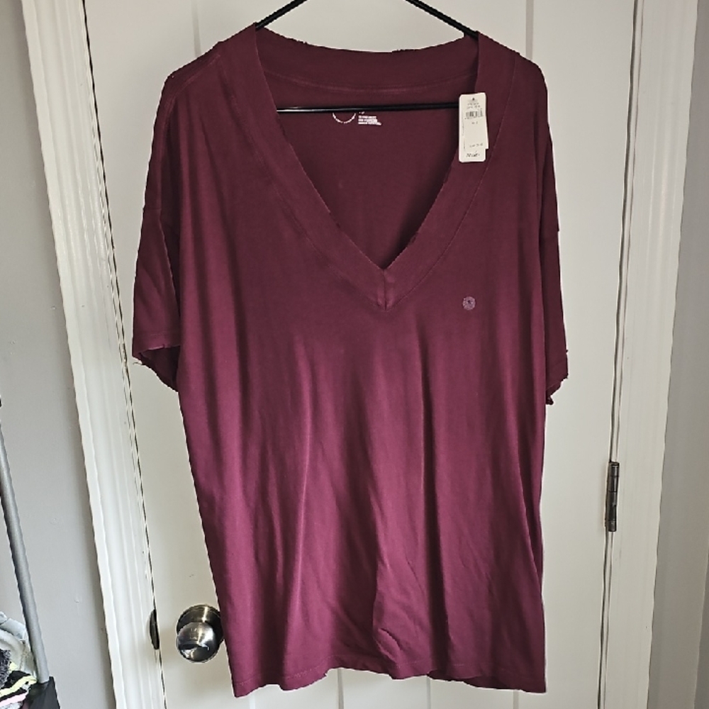 Aerie Sz Small Nwts Womens Oversized Vneck Tshirt. Maroon Colored. NEW